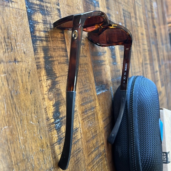 Costa Vela Shiny Tortoise shell polarized sunglasses - Picture 4 of 7